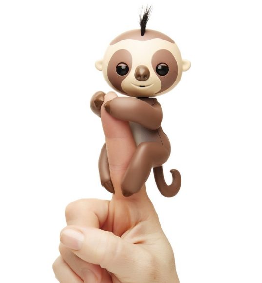 Интерактивный ленивец Fingerlings Кингсли коричневый 12 см