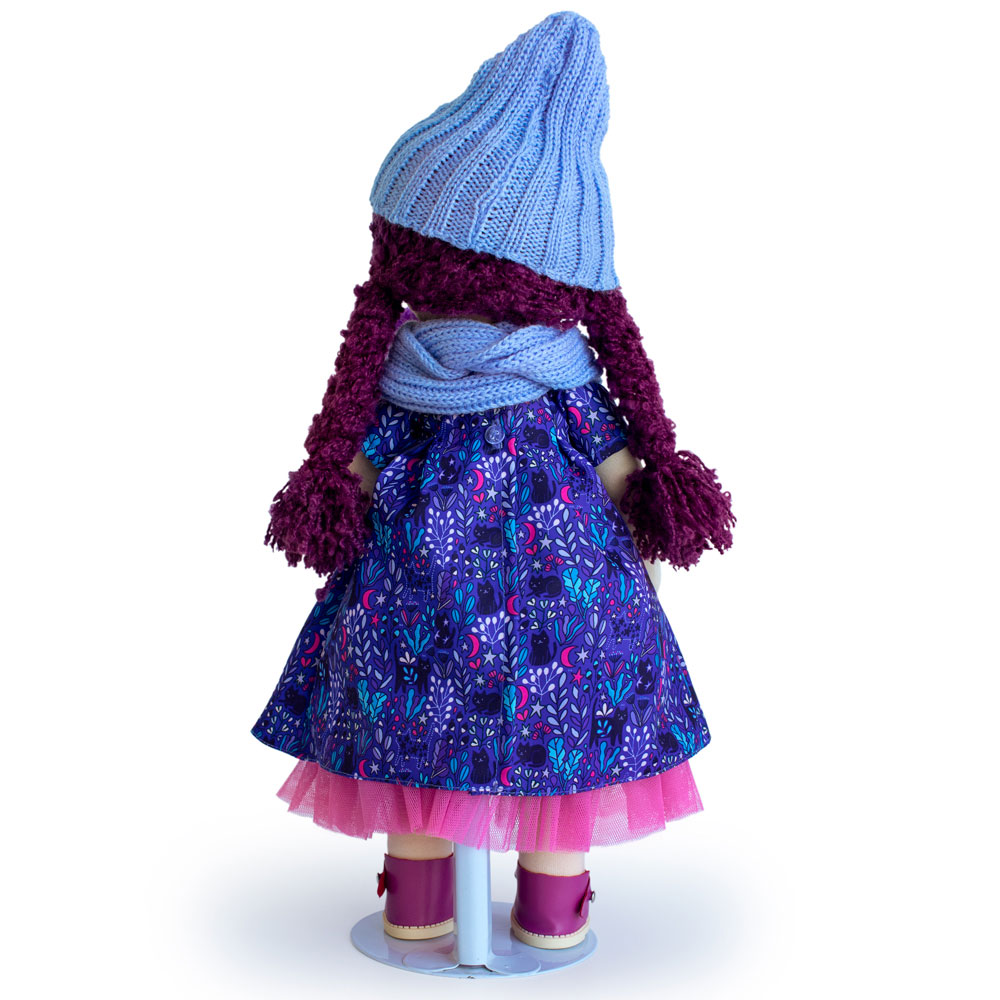 Кукла Тиана в шапочке и шарфе 38 см