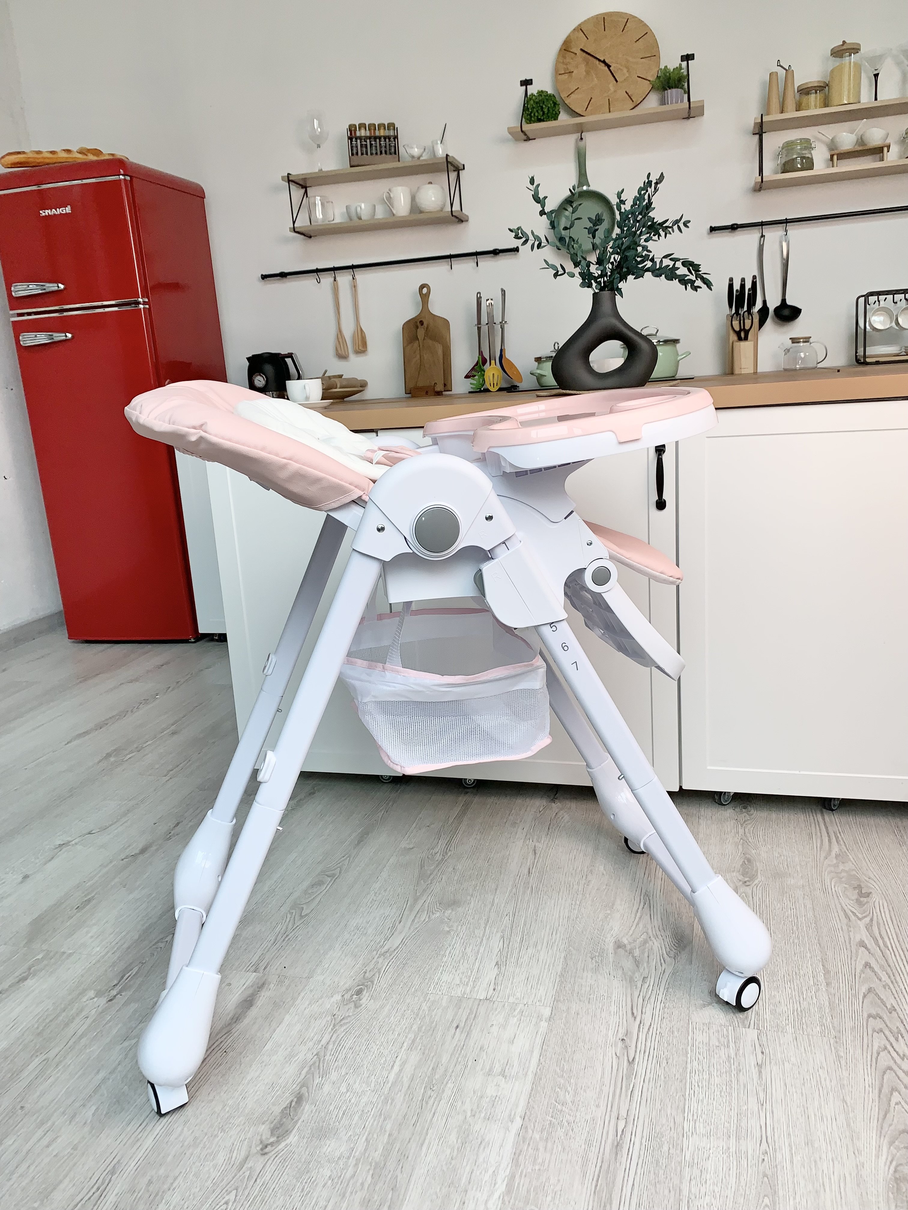 Стульчик для кормления BellaBaby B003S (розовый)