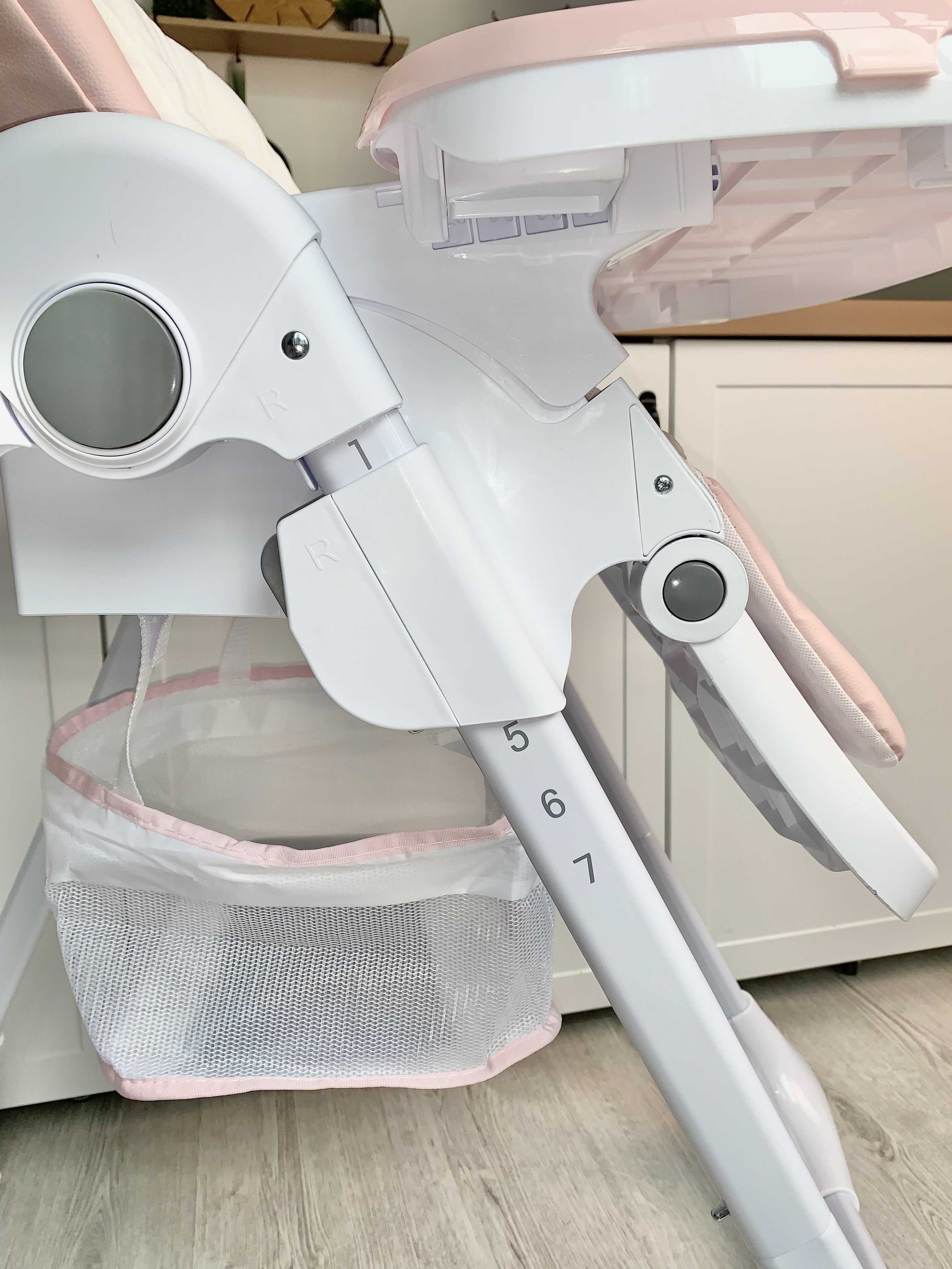 Стульчик для кормления BellaBaby B003S (розовый)