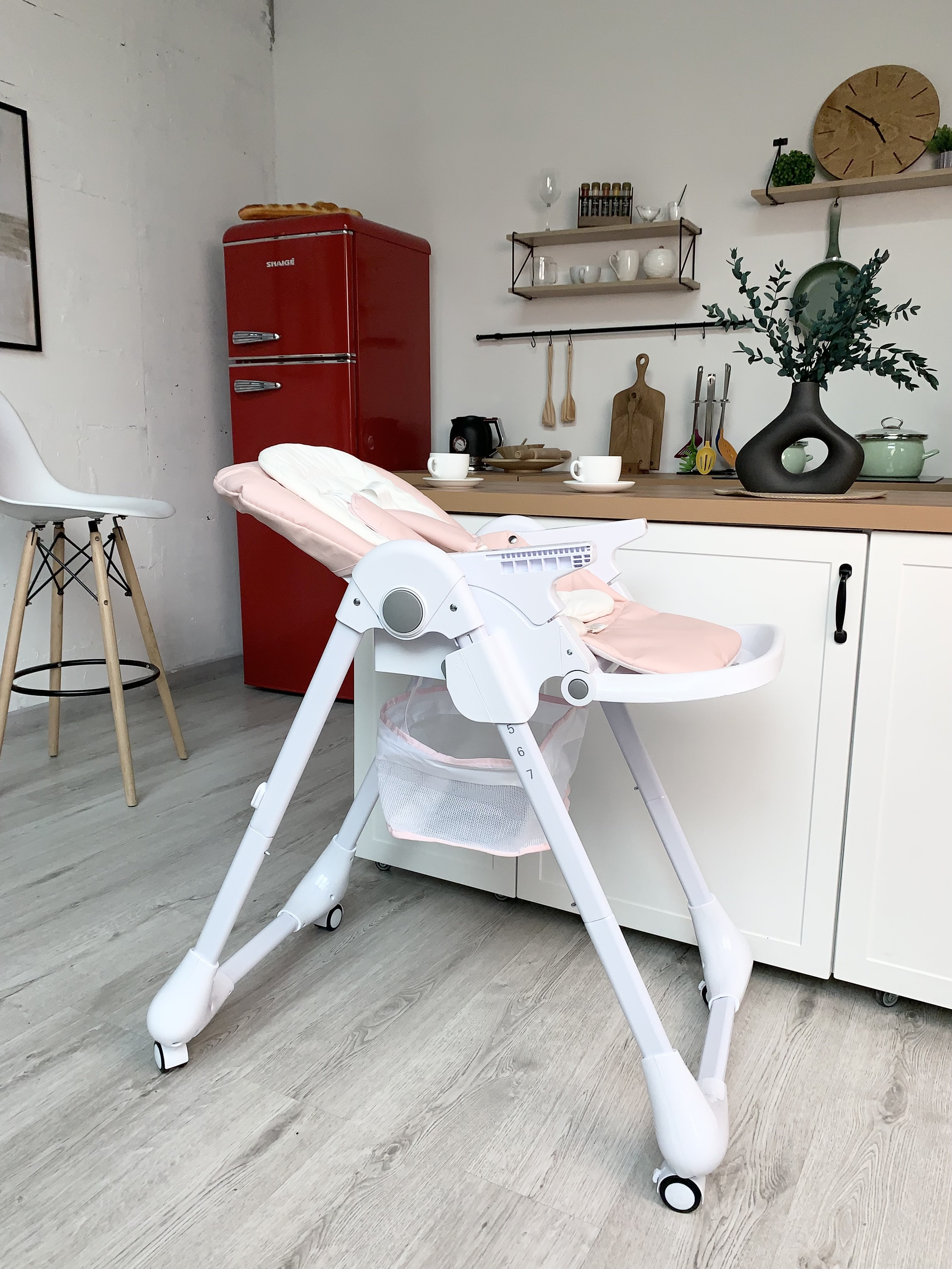 Стульчик для кормления BellaBaby B003S (розовый)
