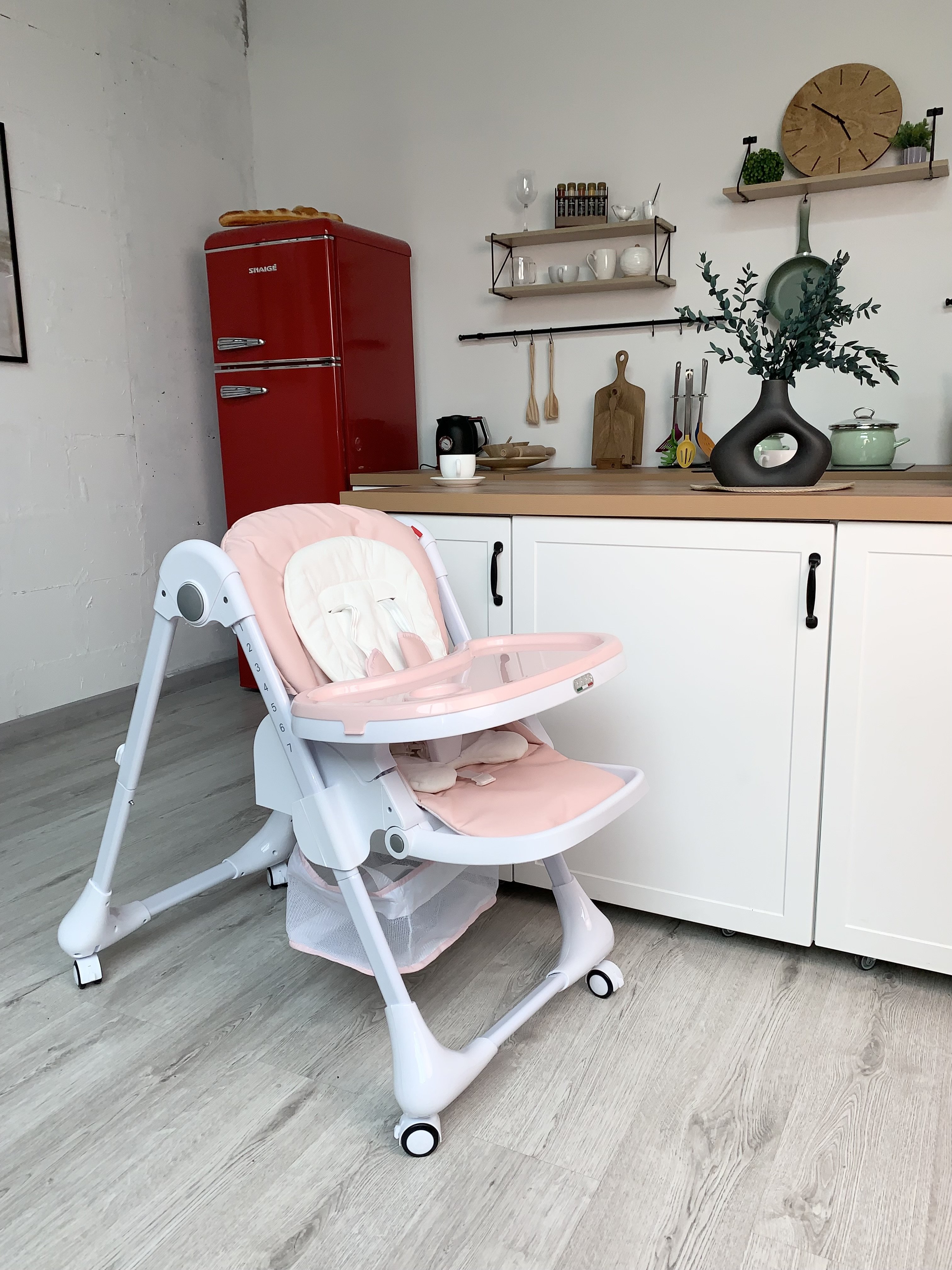 Стульчик для кормления BellaBaby B003S (розовый)