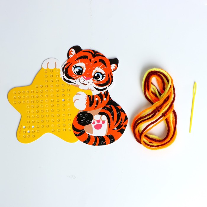 Набор для творчества Вышивка пряжей Тигр и звёздочка на картоне